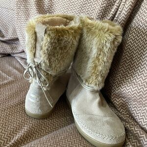 Toms Tan Fur-Lined Winter Boots
